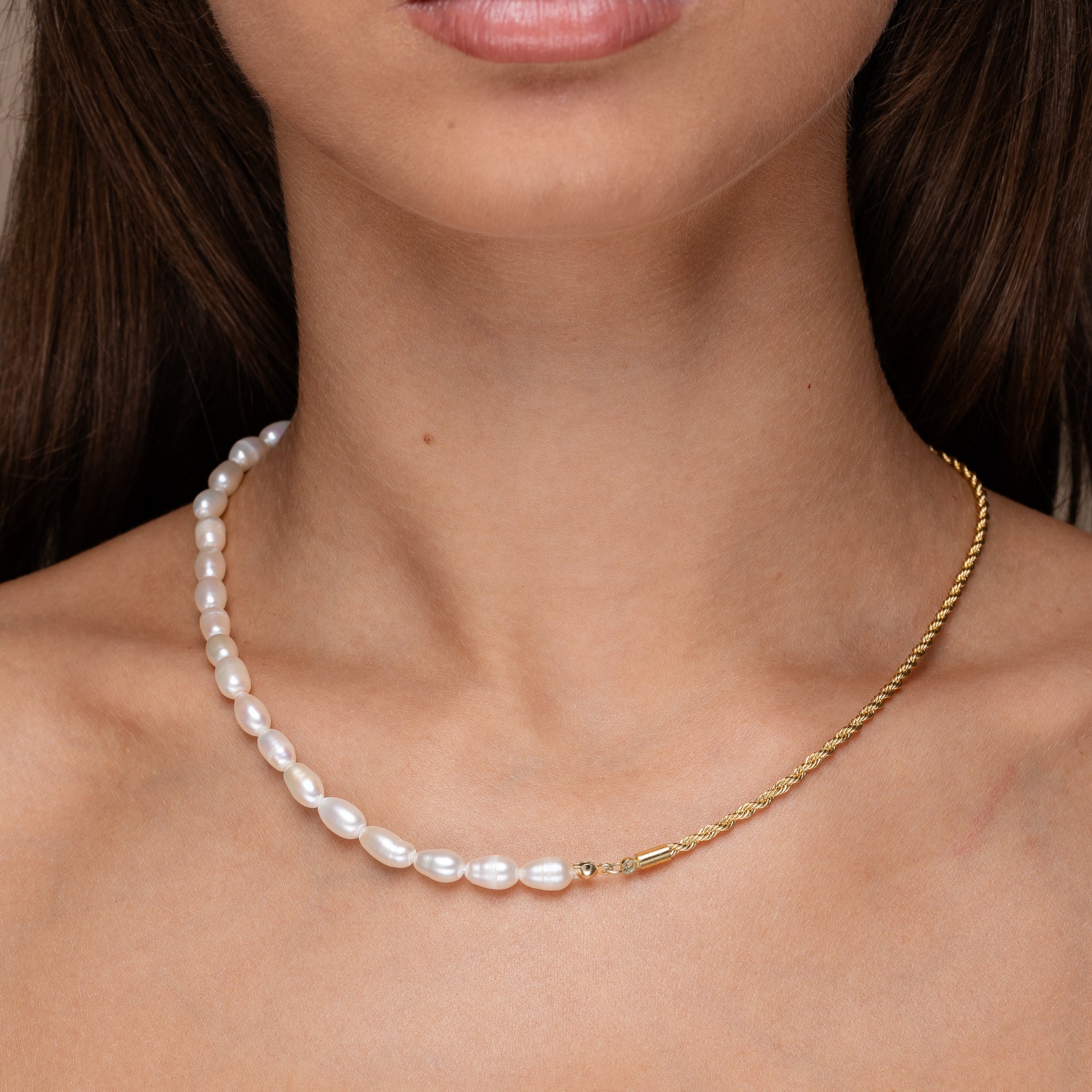 Coastal-inspired gold and pearl necklace – Maevi jewellery