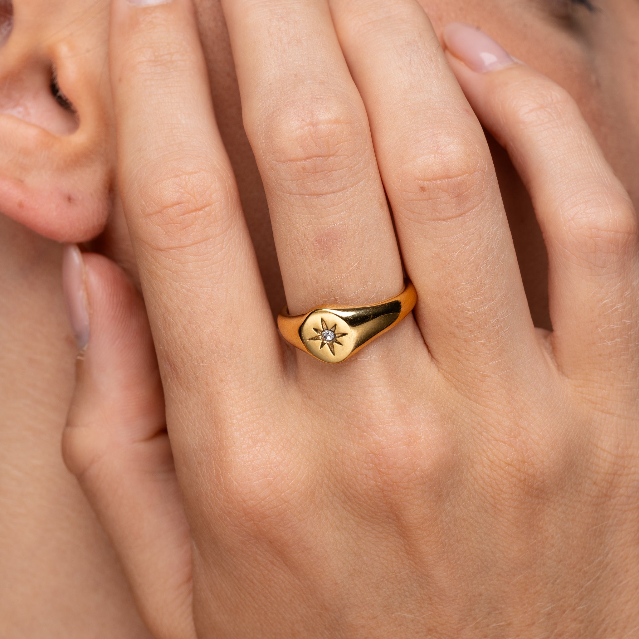 Solara gold star engraved ring – Maevi jewellery