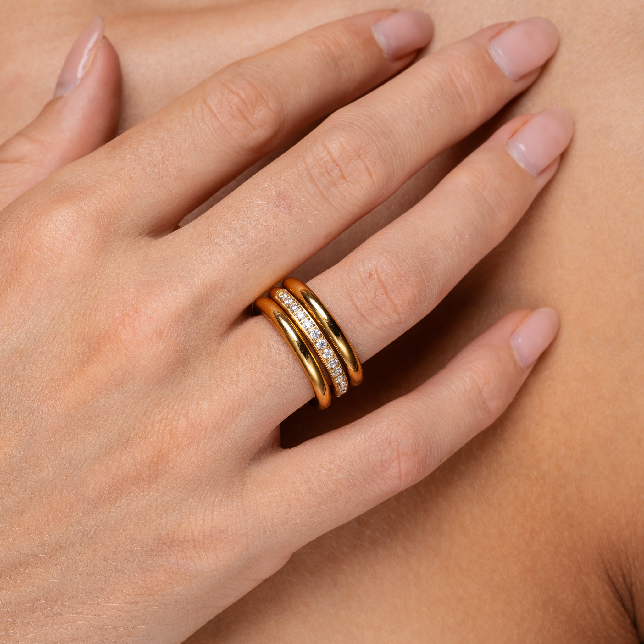 Aveline gold stacking ring set – Maevi jewellery